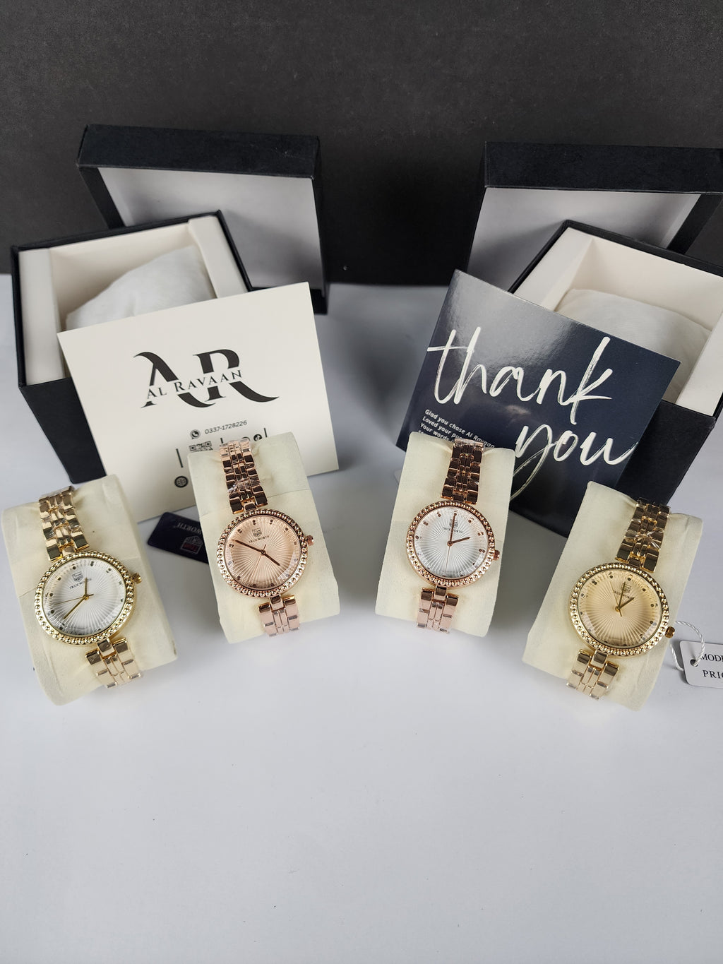True Worth Model 05 - Pearl Dot Bezel - Golden - White Dial
