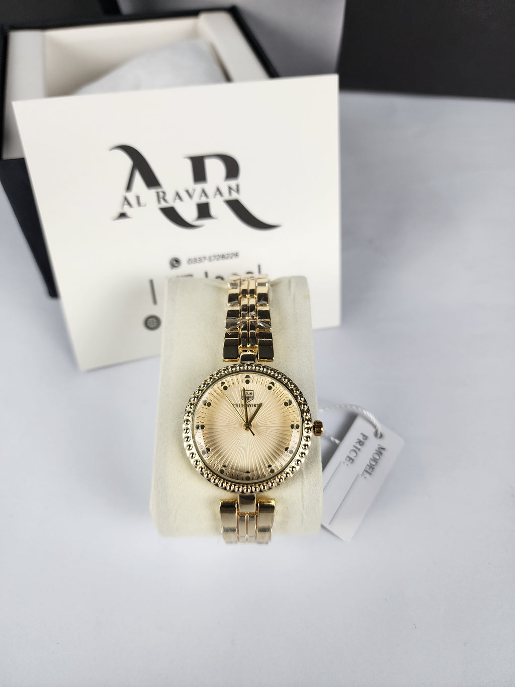 True Worth Model 05 - Pearl Dot Bezel - Golden