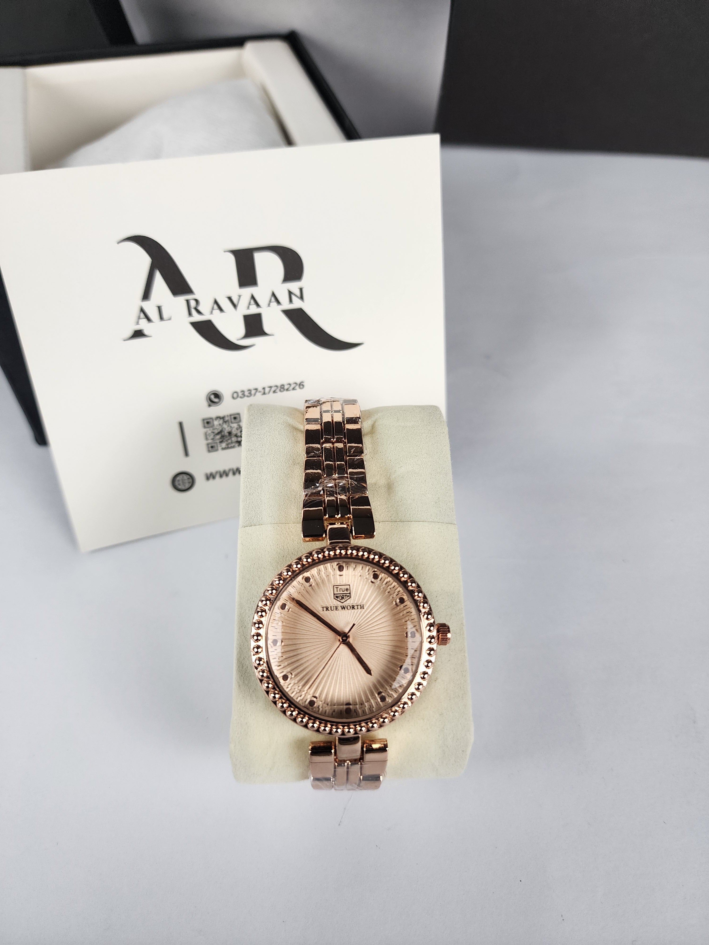 True Worth Model 05 - Pearl Dot Bezel - Rose Gold