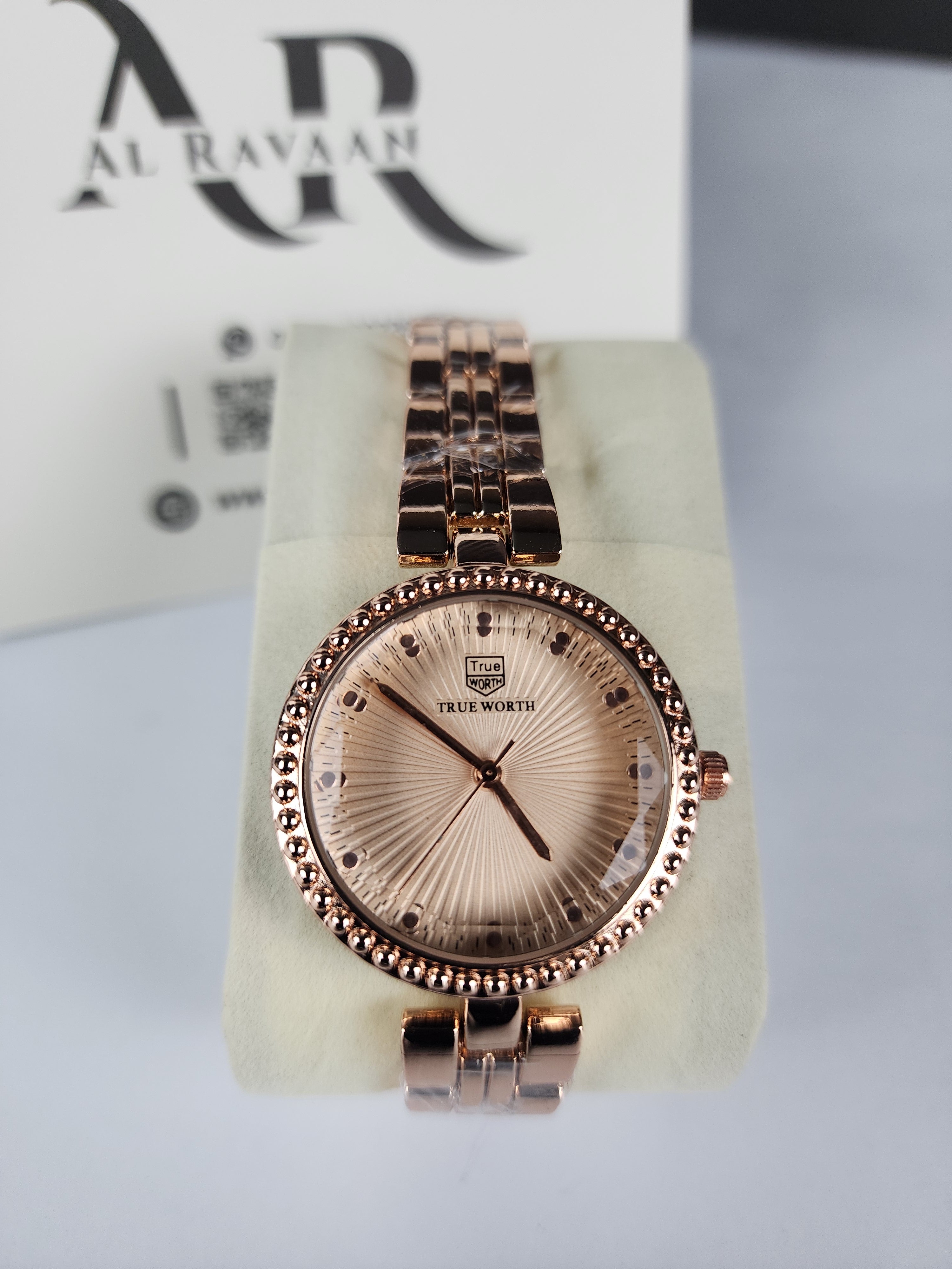 True Worth Model 05 - Pearl Dot Bezel - Rose Gold