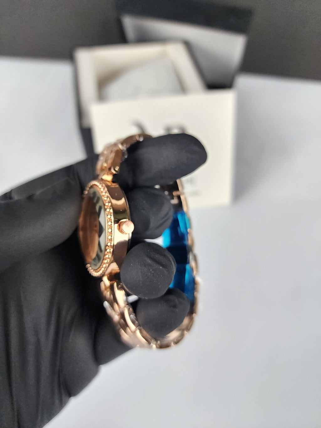 True Worth Model 05 - Pearl Dot Bezel - Rose Gold