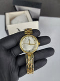 True Worth Model 05 - Pearl Dot Bezel - Golden - White Dial