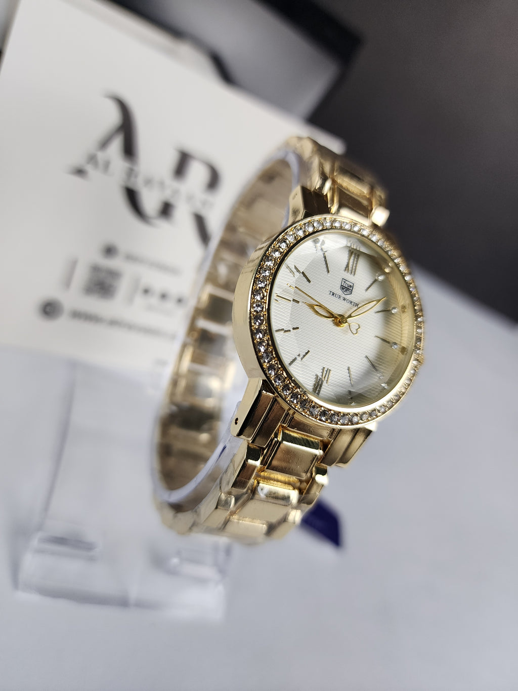 True Worth Model 01 - Stone Bezel - Golden