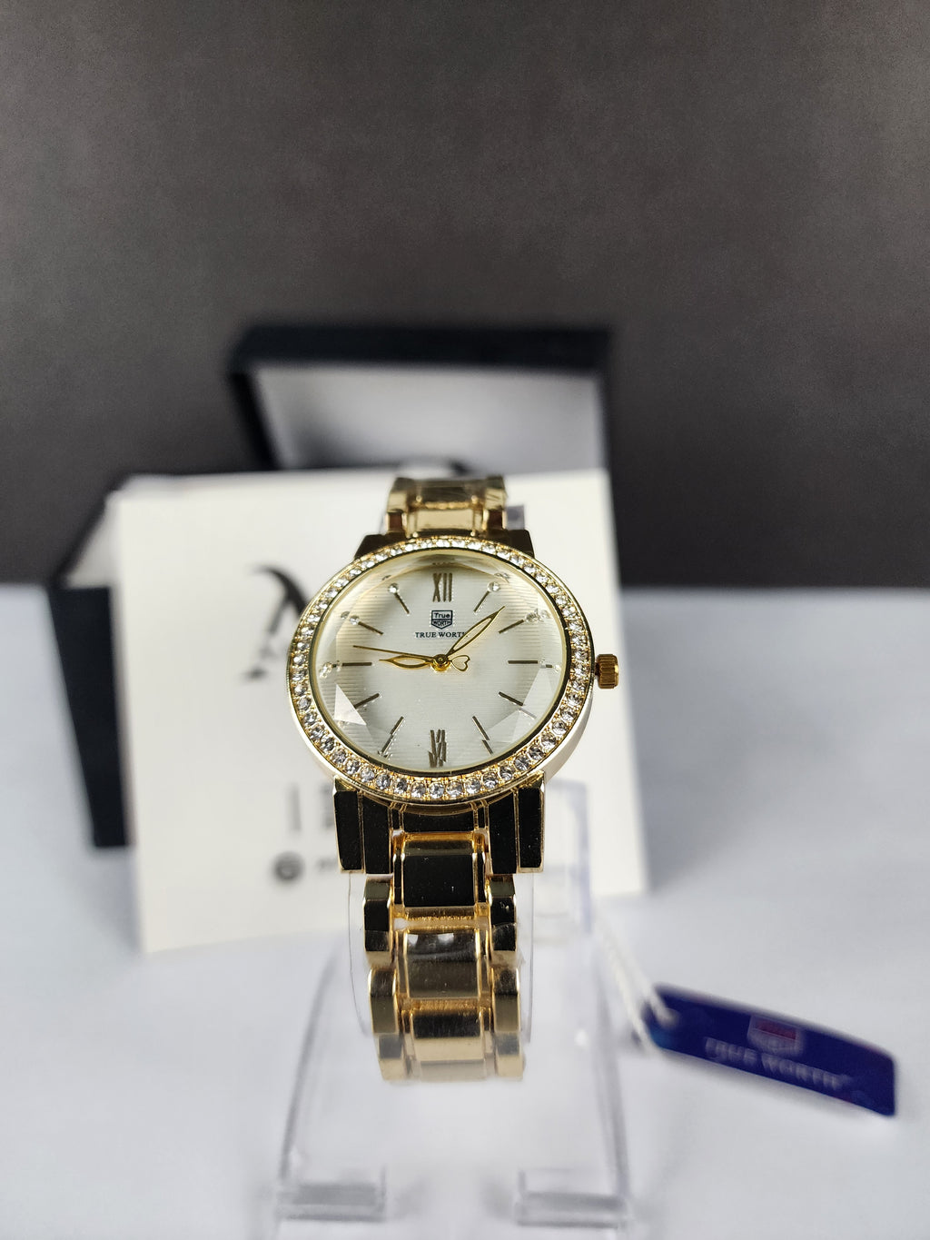 True Worth Model 01 - Stone Bezel - Golden