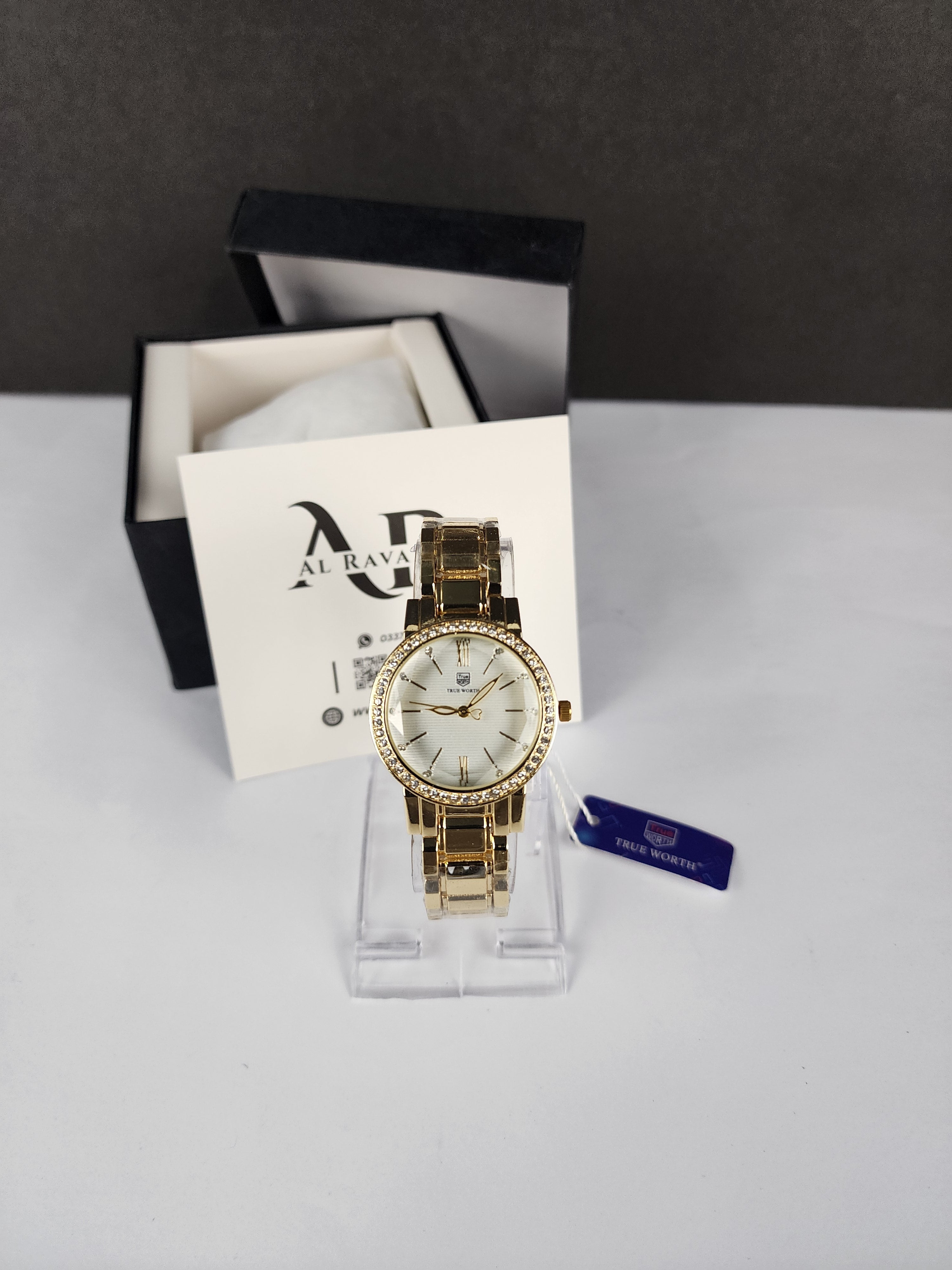 True Worth Model 01 - Stone Bezel - Golden