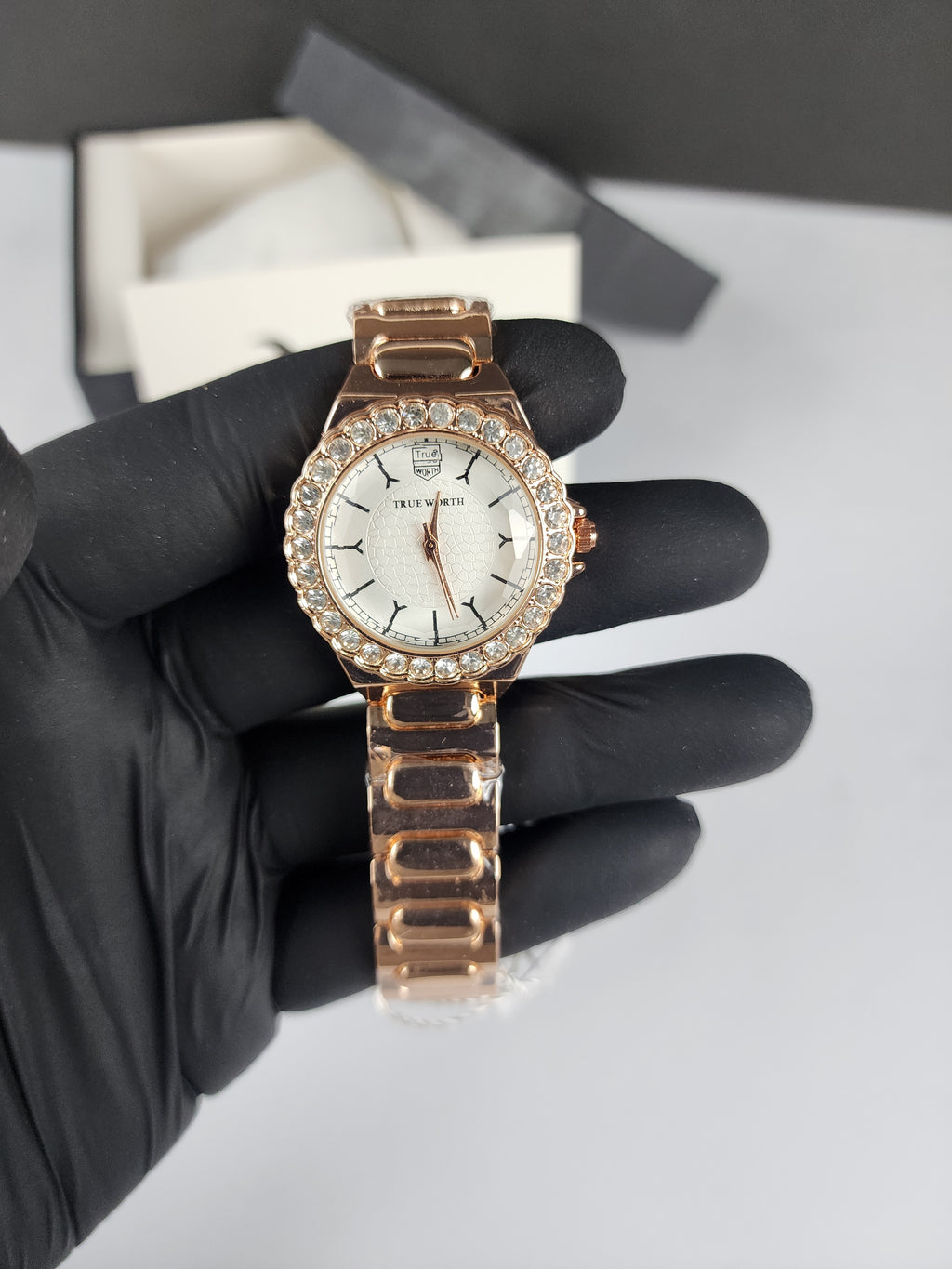 True Worth Model 02 - Big Stone Bezel - Rose Gold