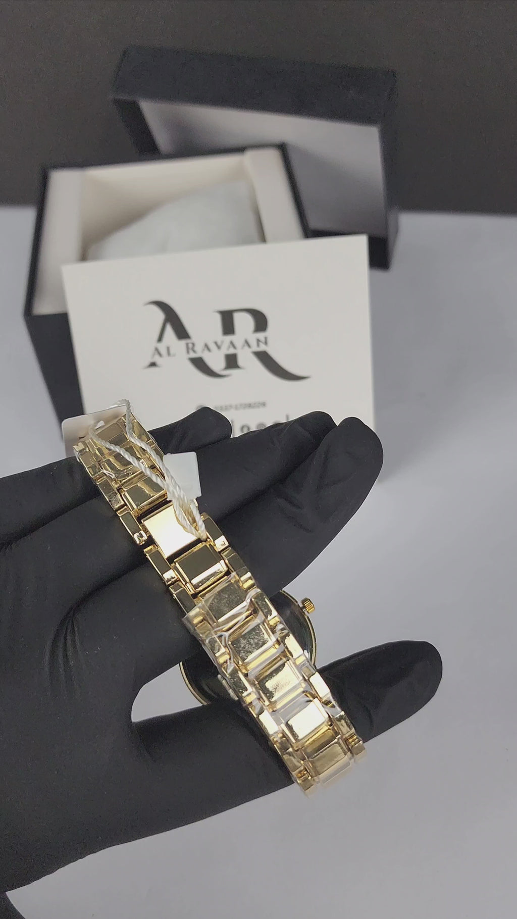True Worth Model 01 - Stone Bezel - Golden