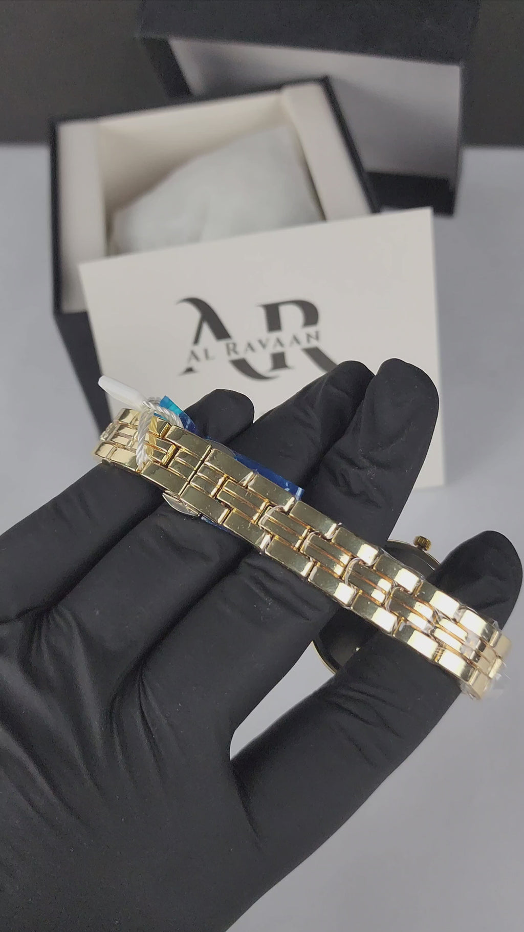 True Worth Model 05 - Pearl Dot Bezel - Golden